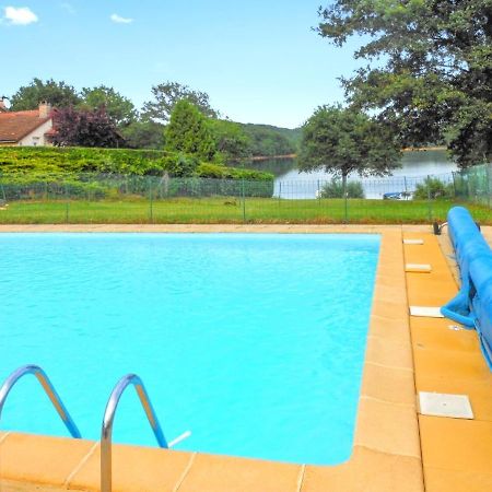 Chalet Charmant: Saint Gérons Retreat with Shared Pool Exterior photo
